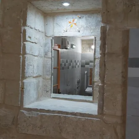 The Hidden Gem Boutique 4*