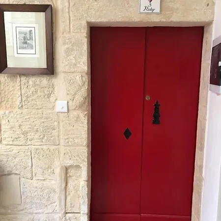 The Hidden Gem Boutique