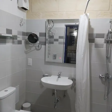 The Hidden Gem Boutique 4*