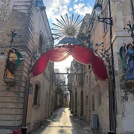 The Hidden Gem Boutique 4*