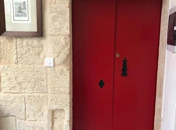 The Hidden Gem Boutique