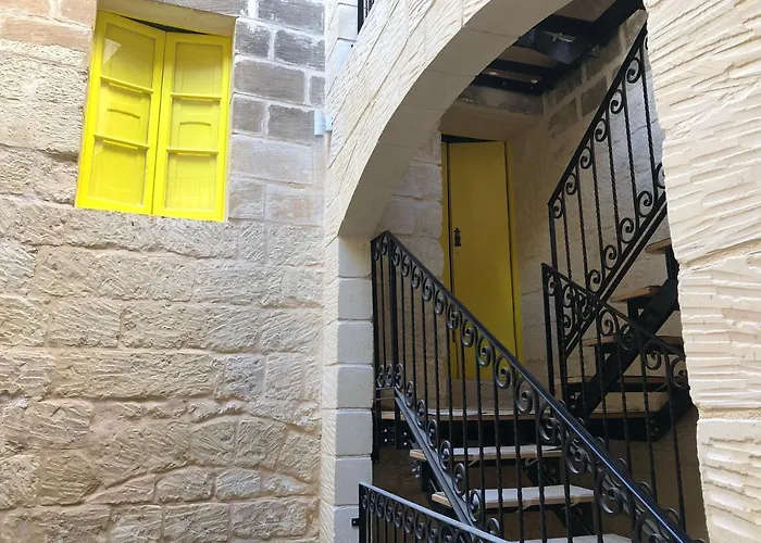 The Hidden Gem Boutique 4*