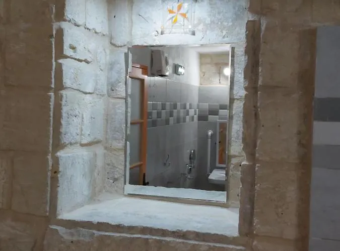 The Hidden Gem Boutique 4*