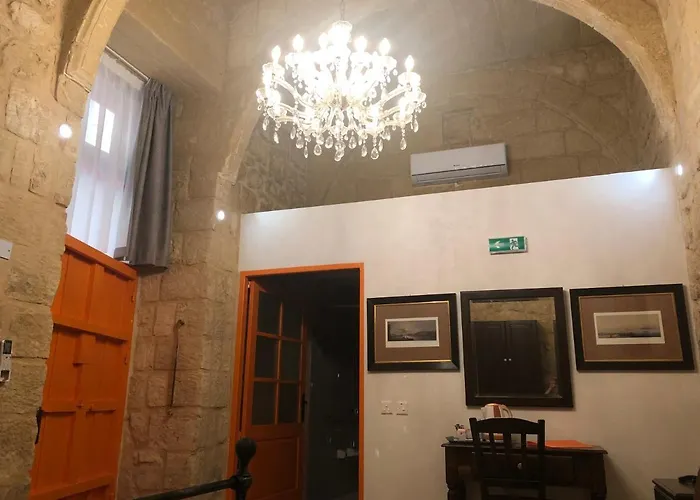 The Hidden Gem Boutique 4*